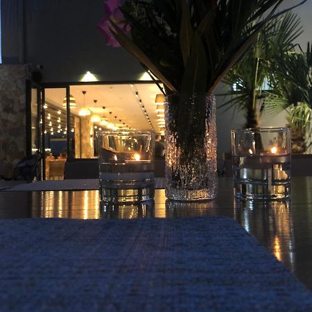 Hotel Qeparo Ngoại thất bức ảnh