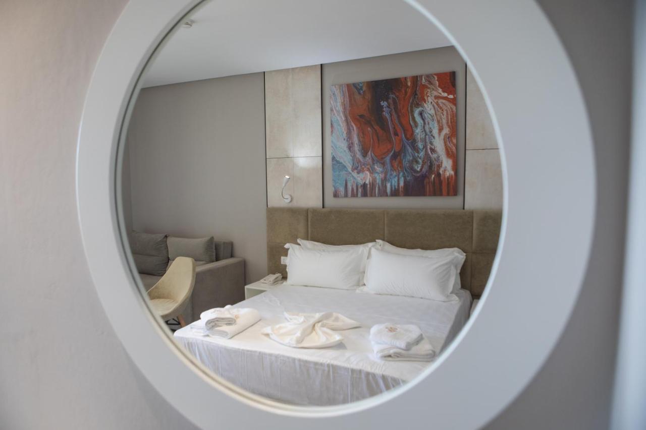Hotel Qeparo Ngoại thất bức ảnh
