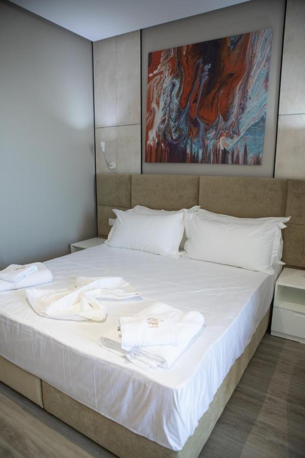 Hotel Qeparo Ngoại thất bức ảnh