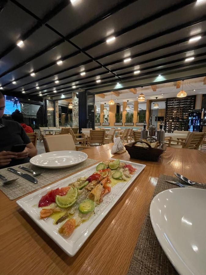 Hotel Qeparo Ngoại thất bức ảnh
